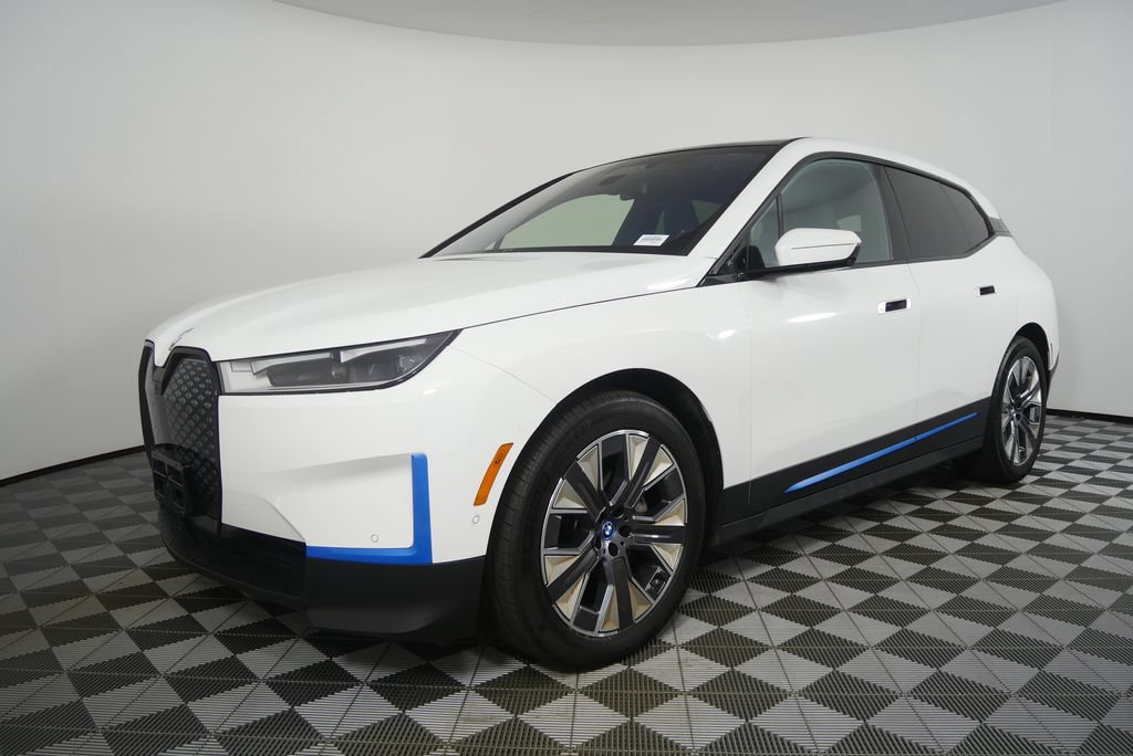 Certified 2023 BMW iX xDrive50 w/ Premium Package AWD/4WD image 7