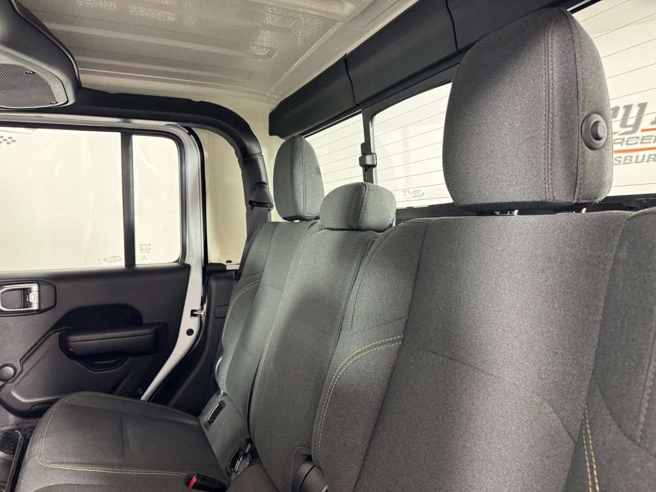 Used 2024 Jeep Gladiator Sport AWD/4WD image 28