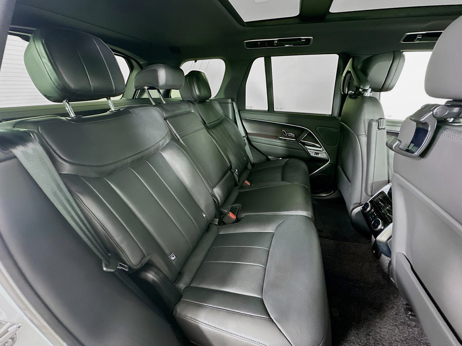 New 2026 Land Rover Range Rover SE AWD/4WD image 19