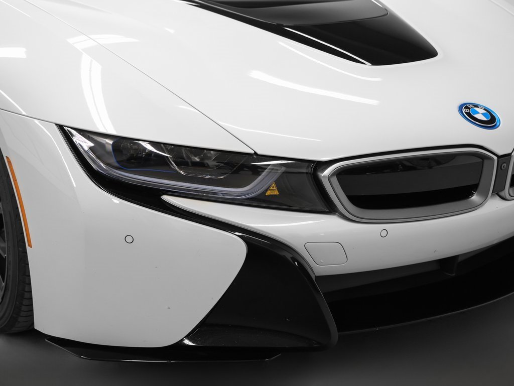 Used 2019 BMW i8 image 6