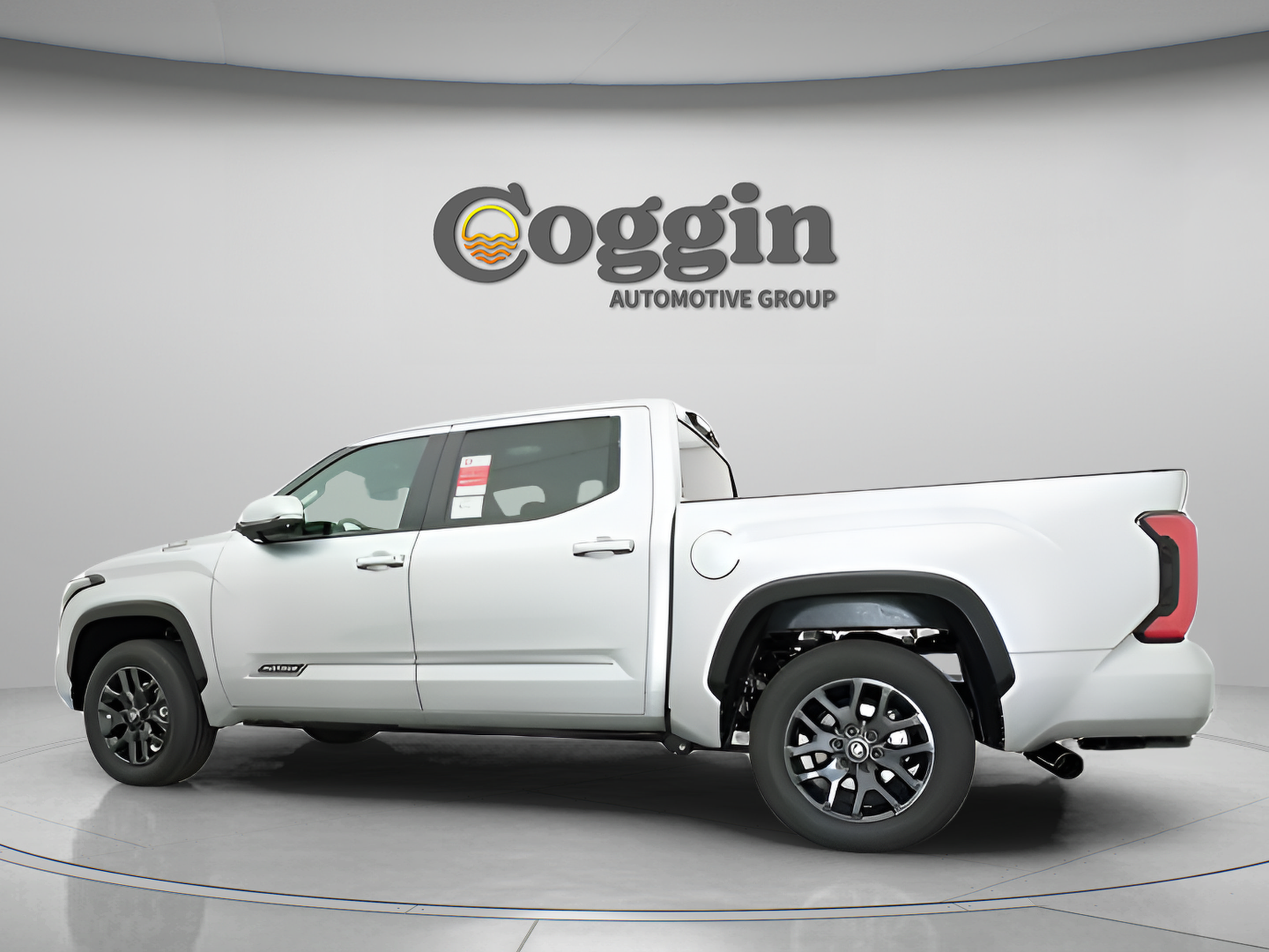 Used 2025 Toyota Tundra Platinum AWD/4WD image 7