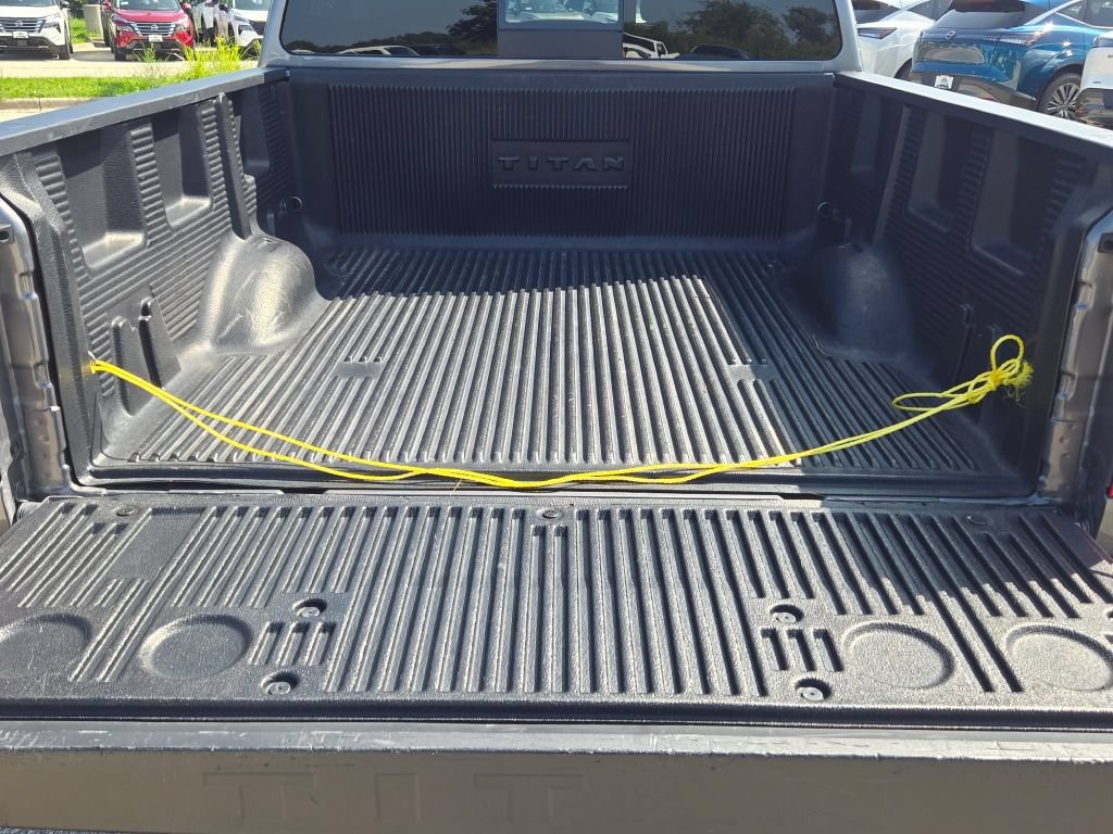 Used 2024 Nissan Titan SV w/ SV Convenience Package AWD/4WD image 15
