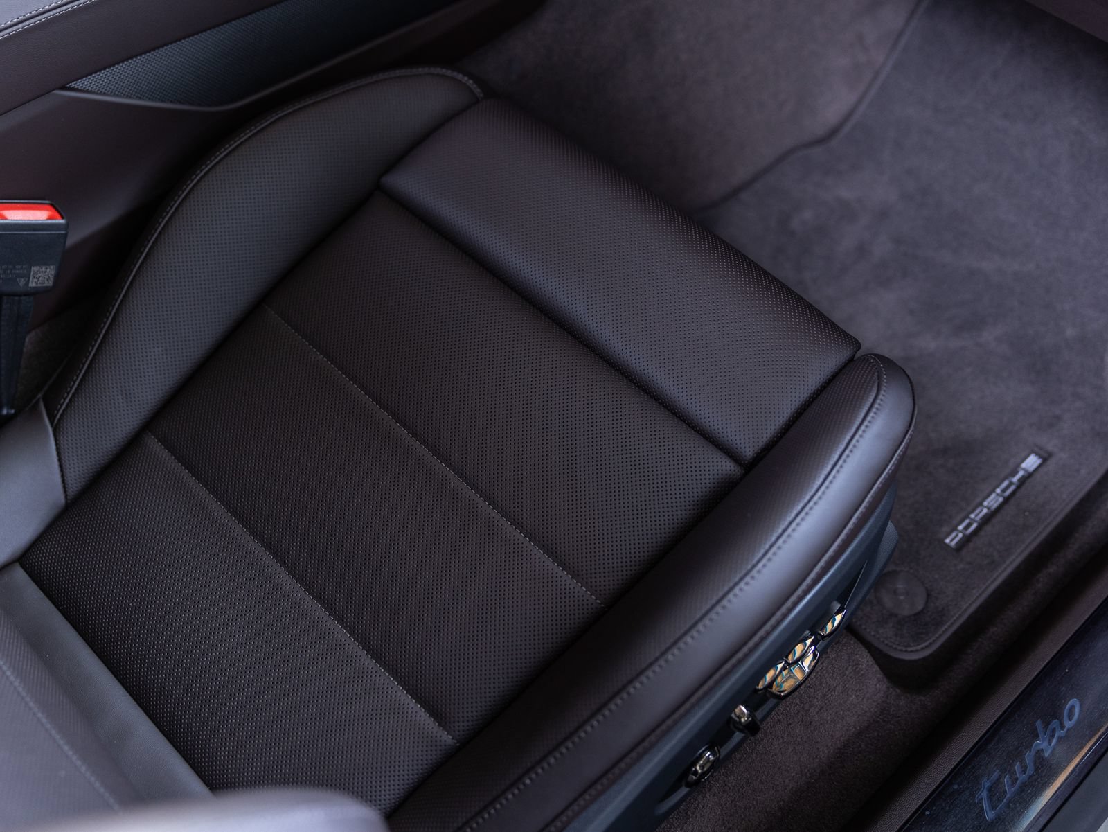 New 2026 Porsche Cayenne Turbo AWD/4WD image 38