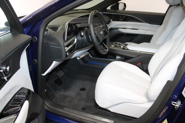 New 2026 Cadillac Lyriq Sport AWD/4WD image 4