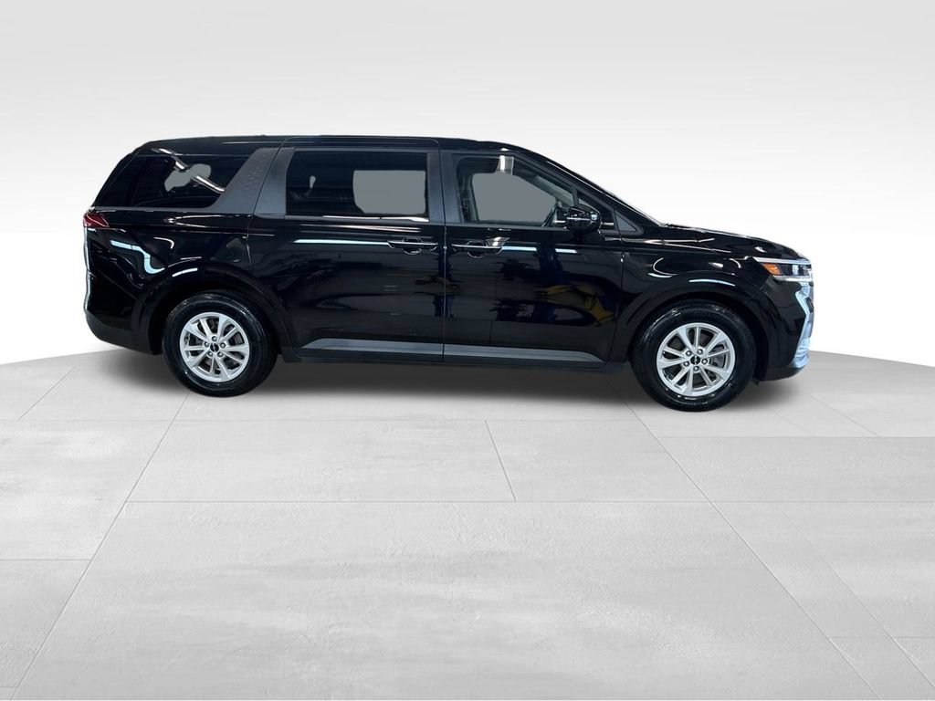 Certified 2024 Kia Carnival LX FWD image 8
