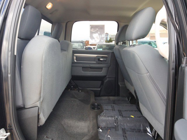 Used 2017 RAM 1500 Classic SLT AWD/4WD image 29