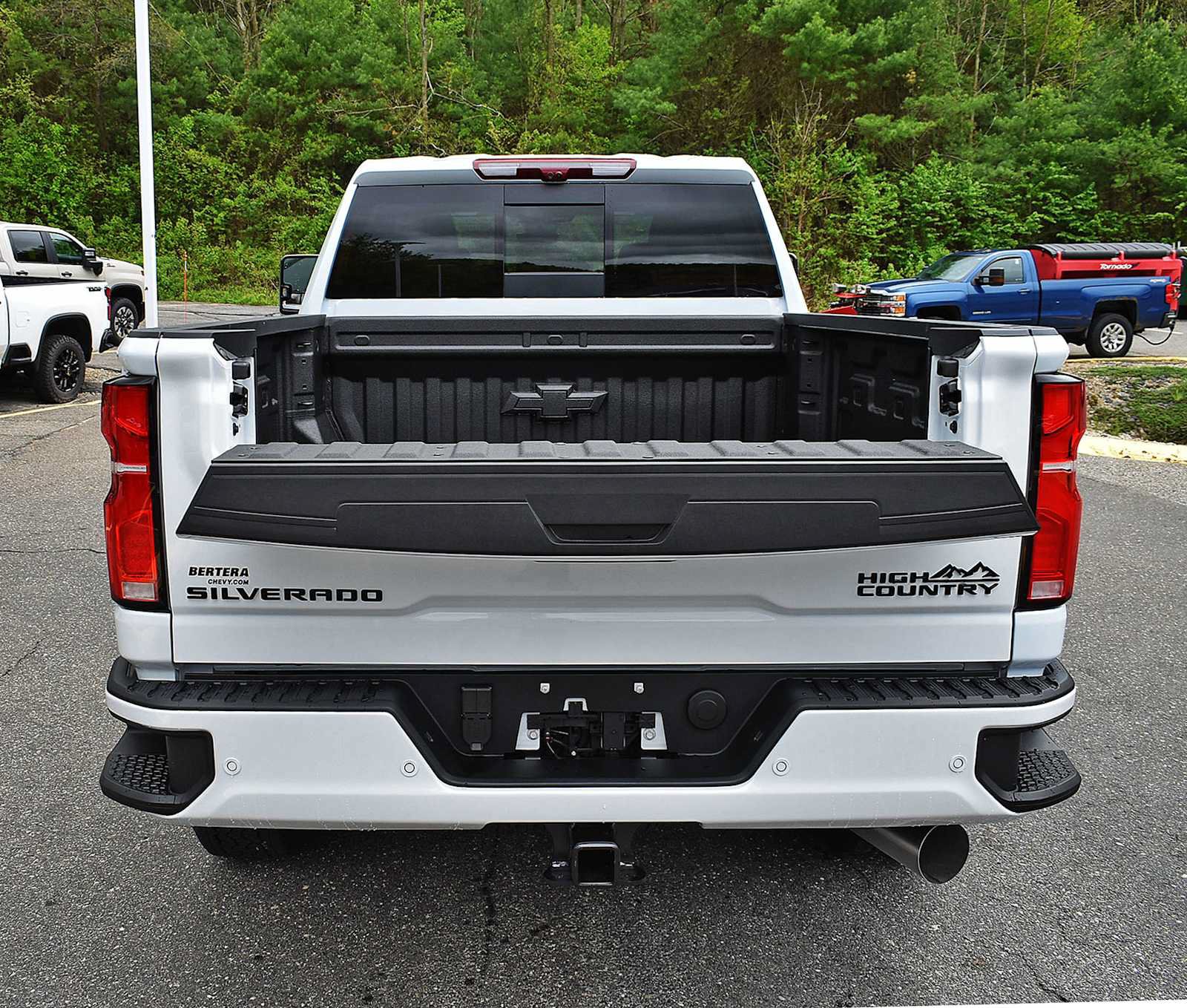New 2026 Chevrolet Silverado 2500 High Country w/ High Country Premium Package AWD/4WD image 8