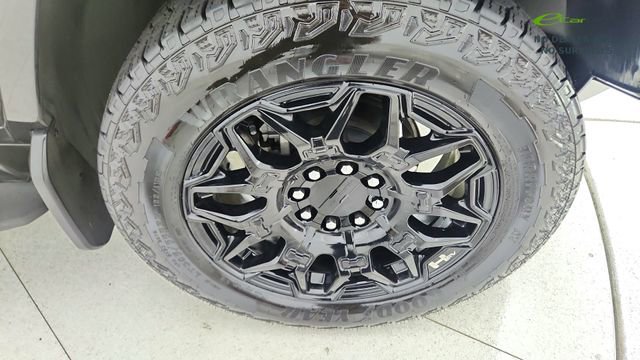 Used 2025 GMC Hummer EV 2X w/ LPO, Sport Package AWD/4WD image 56