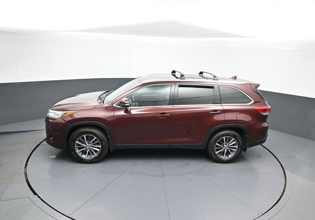 Certified 2019 Toyota Highlander XLE AWD/4WD image 43
