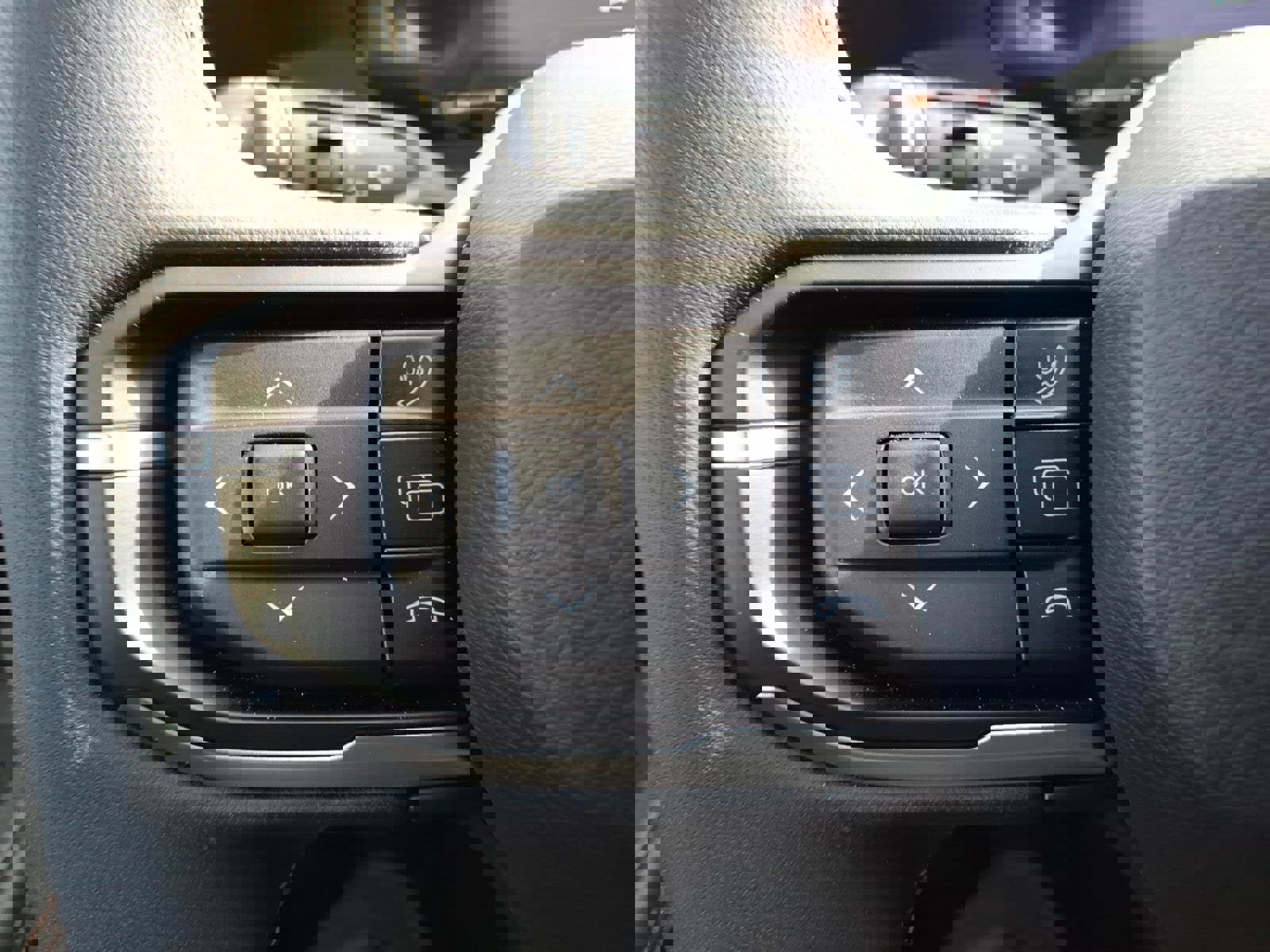 New 2026 Jeep Cherokee Overland image 15