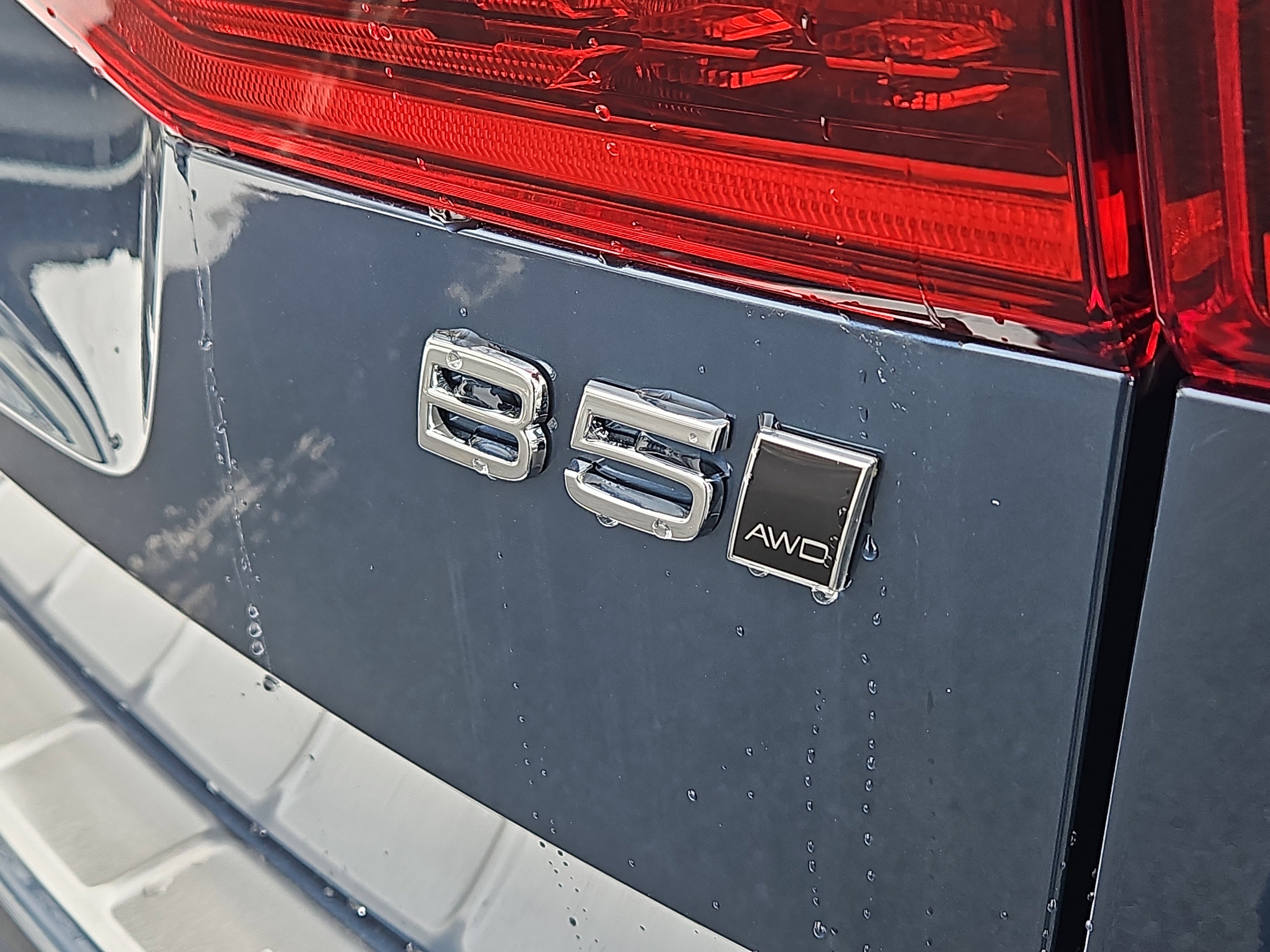 New 2026 Volvo XC60 B5 Ultra w/ Protection Package Premier image 4