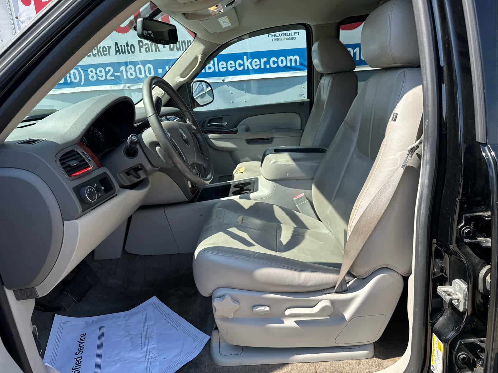 Used 2014 Chevrolet Suburban LT image 21