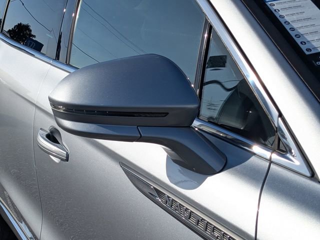 Used 2022 Lincoln Nautilus Reserve w/ Luxury Package image 9