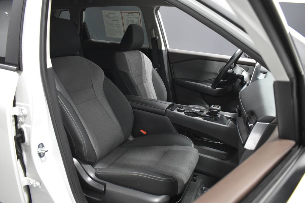 Certified 2023 Nissan Rogue SV image 14