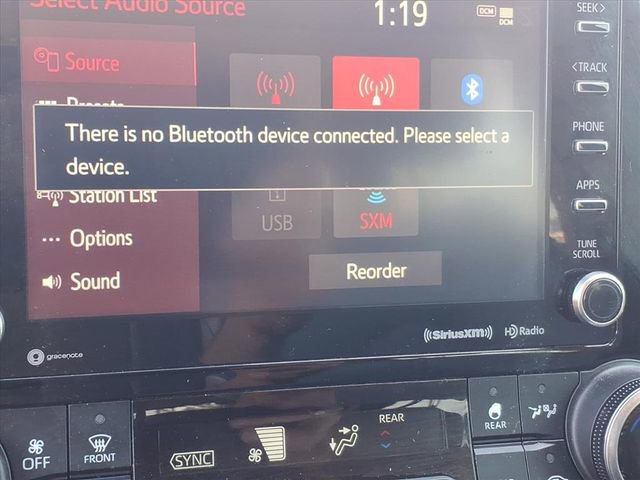 Used 2022 Toyota Highlander XLE image 6