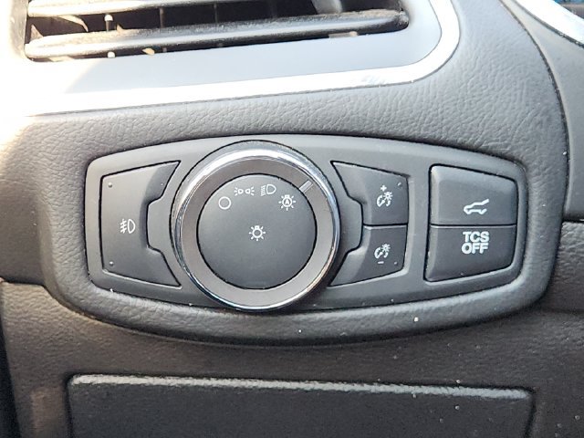 Used 2019 Ford Edge Titanium w/ Cargo Accessory Package AWD/4WD image 23