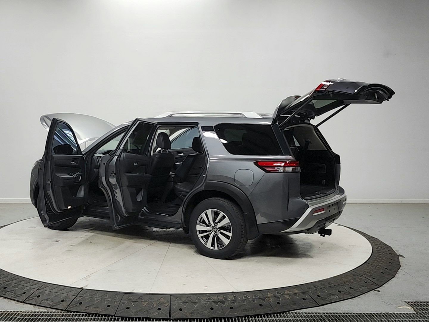 Used 2022 Nissan Pathfinder SL w/ Lighting Package (N92) image 13