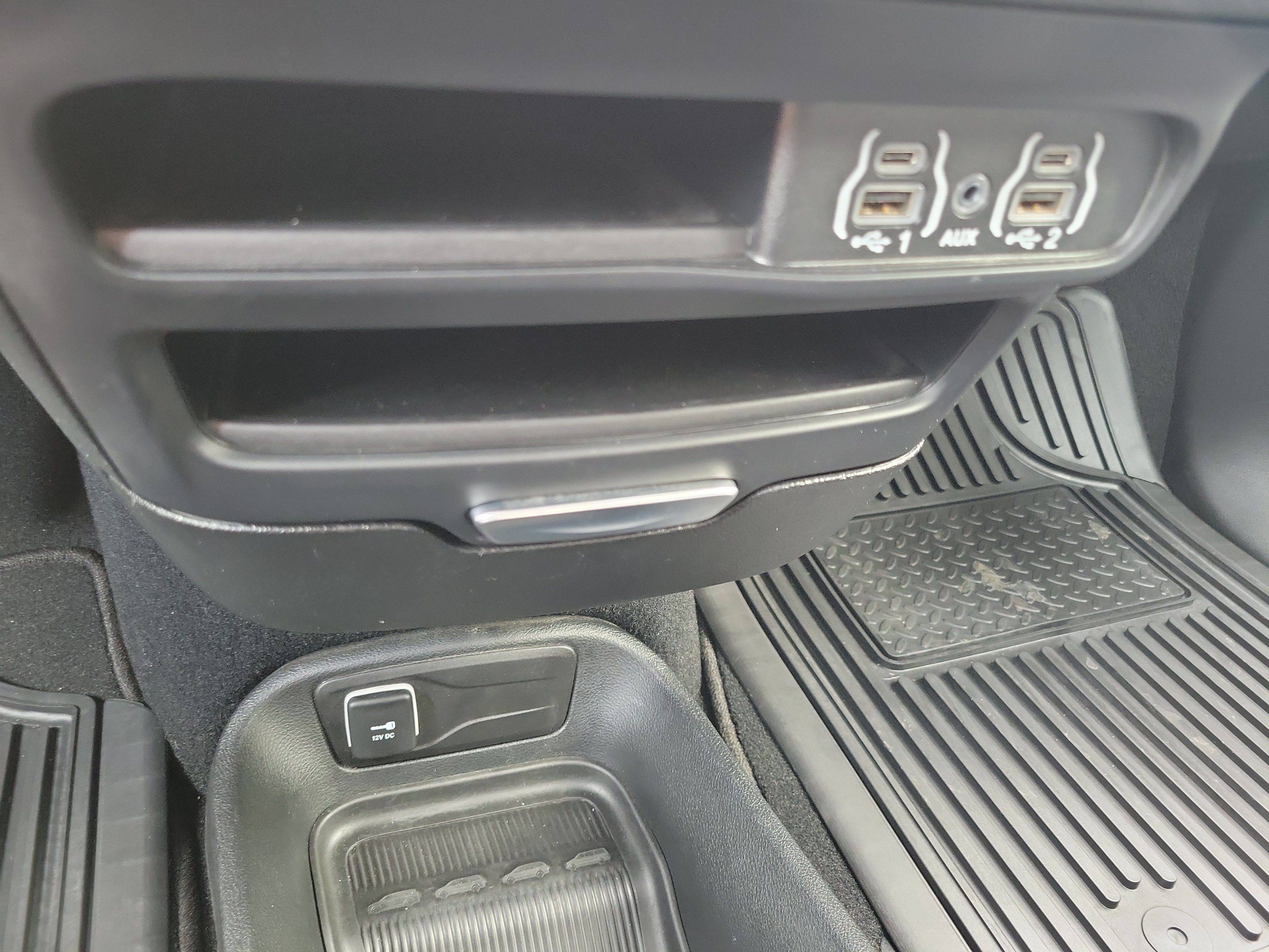 Used 2025 Chrysler Pacifica Select FWD image 26