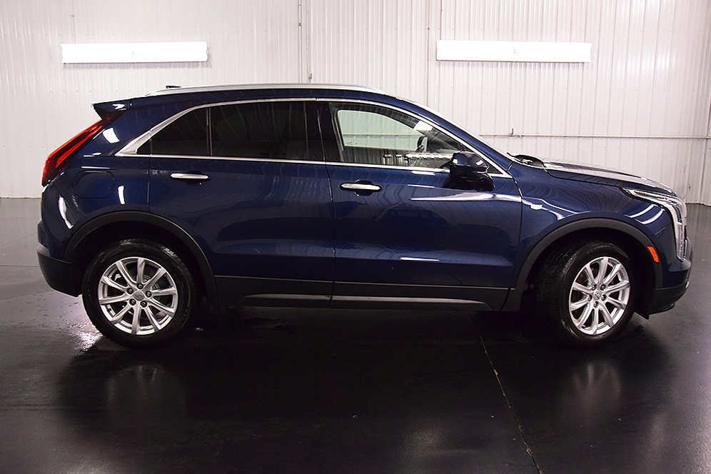 Used 2021 Cadillac XT4 Luxury w/ Cold Weather Package AWD/4WD image 9