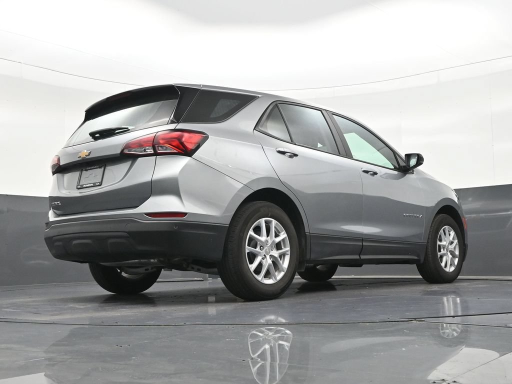 Used 2024 Chevrolet Equinox LS w/ Driver Confidence II Package FWD image 27