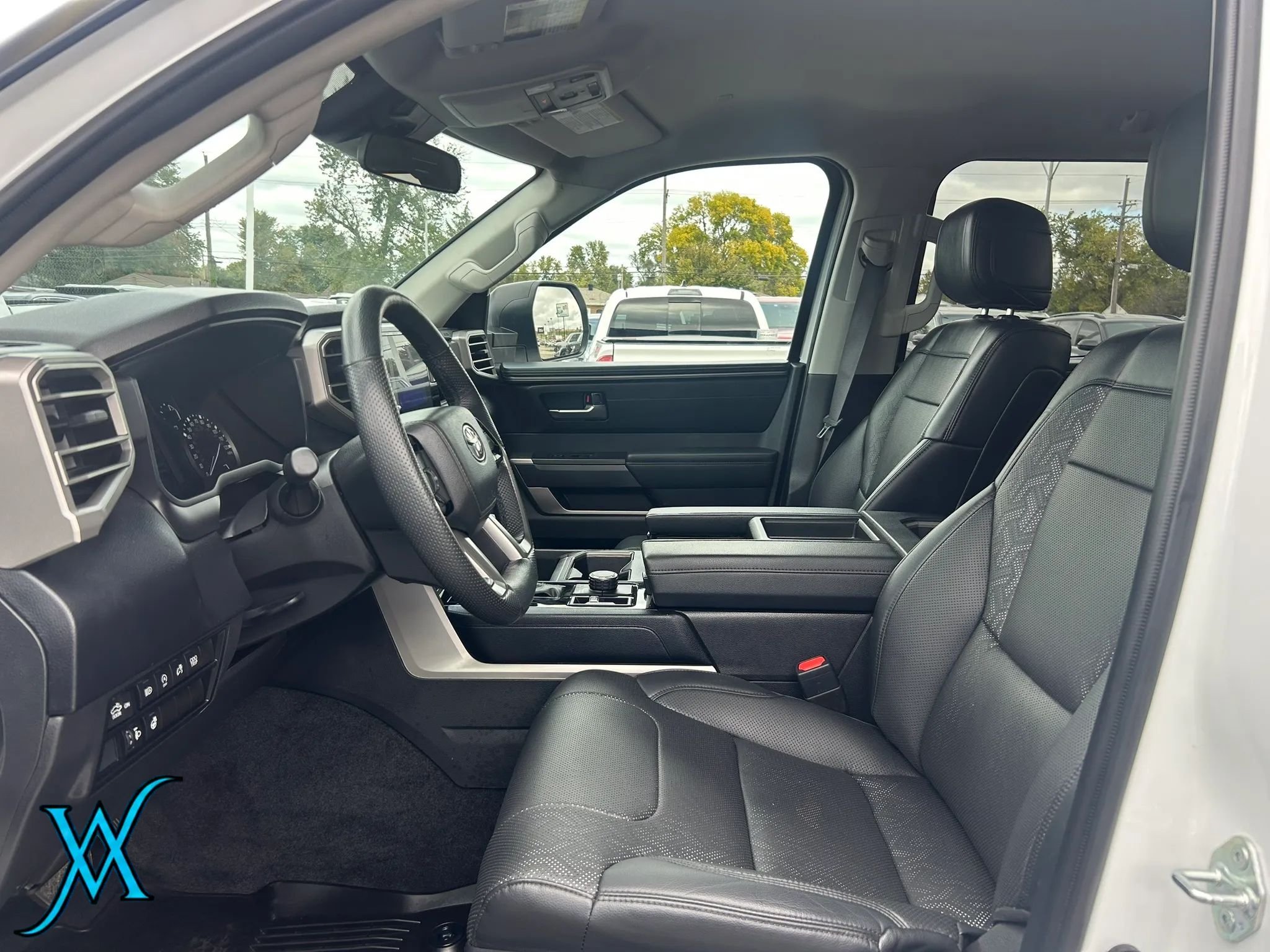 Used 2024 Toyota Tundra SR5 w/ SR5 Premium Package AWD/4WD image 11