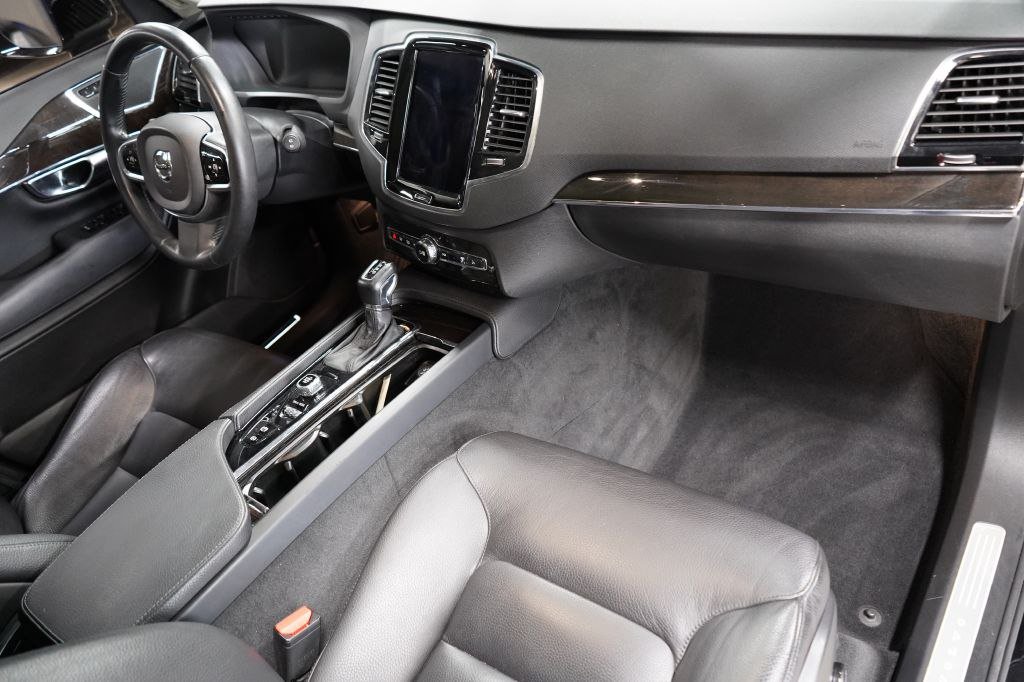 Used 2018 Volvo XC90 T6 Momentum w/ Convenience Package AWD/4WD image 21