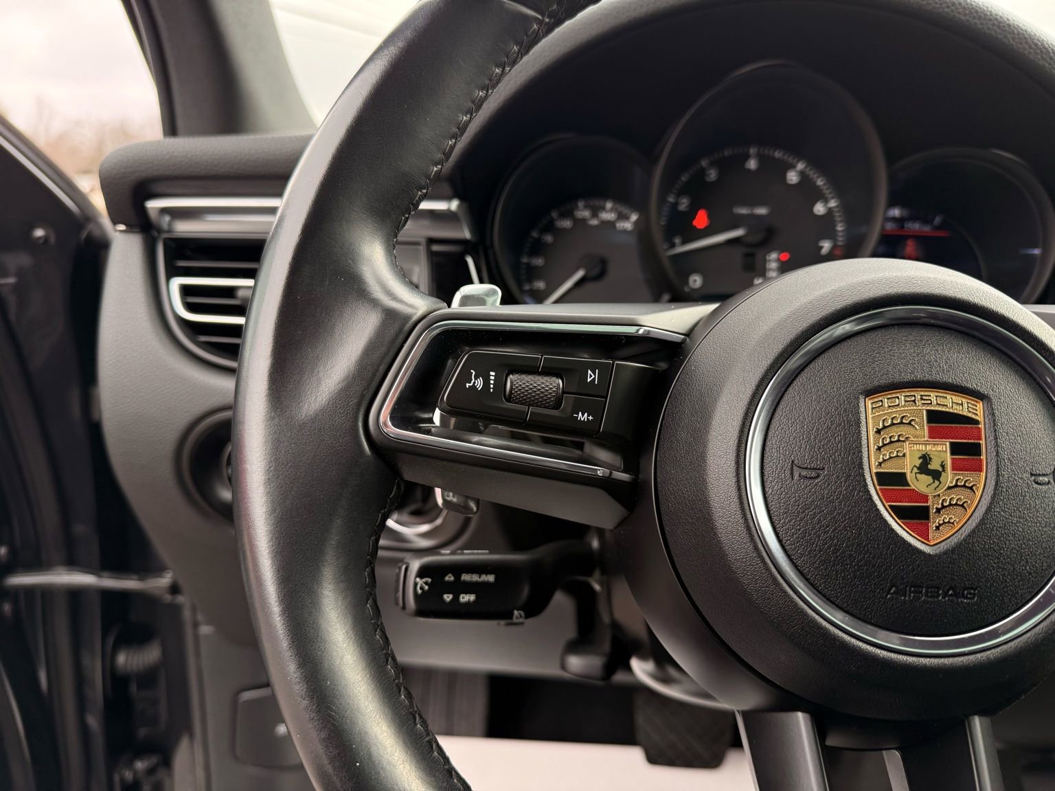 Used 2022 Porsche Macan image 51