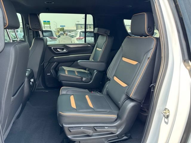 Used 2024 GMC Yukon XL AT4 w/ Technology Package AWD/4WD image 23