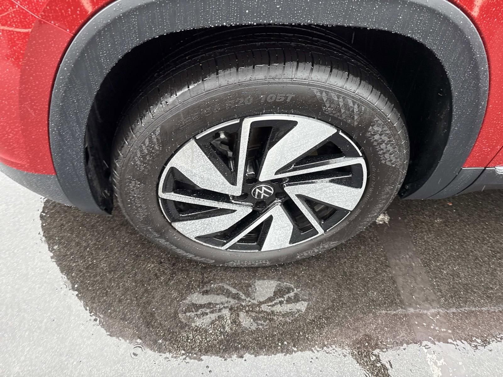 Certified 2025 Volkswagen Atlas SEL image 14