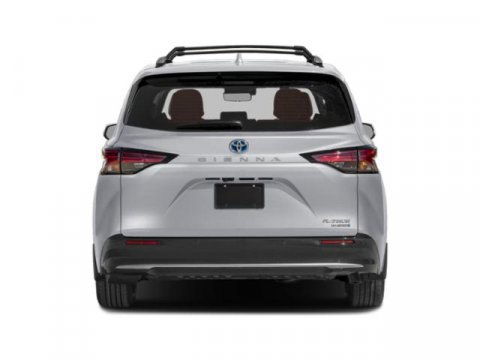 Used 2025 Toyota Sienna Platinum image 5