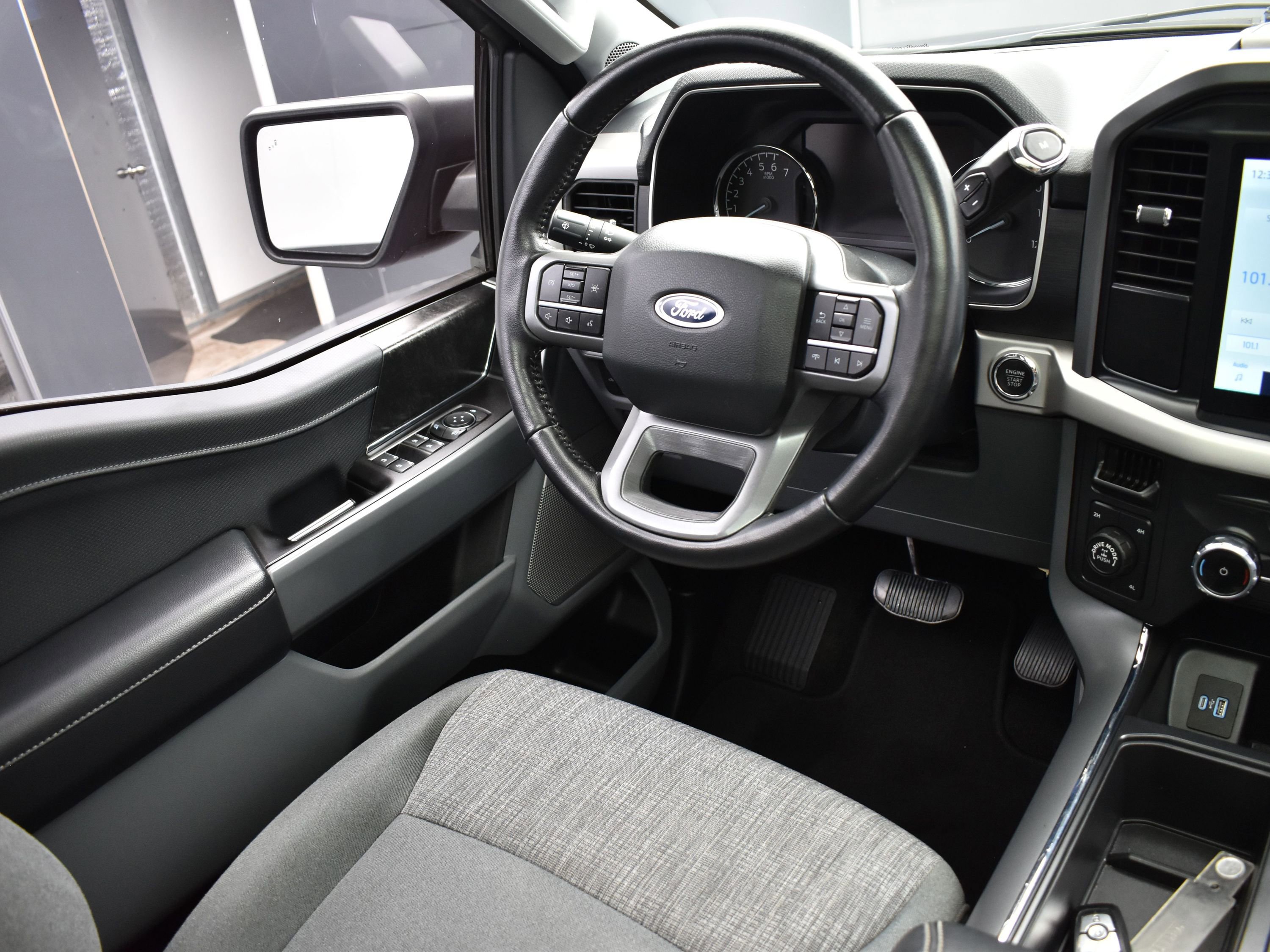 Used 2022 Ford F150 XLT w/ Equipment Group 302A High image 23