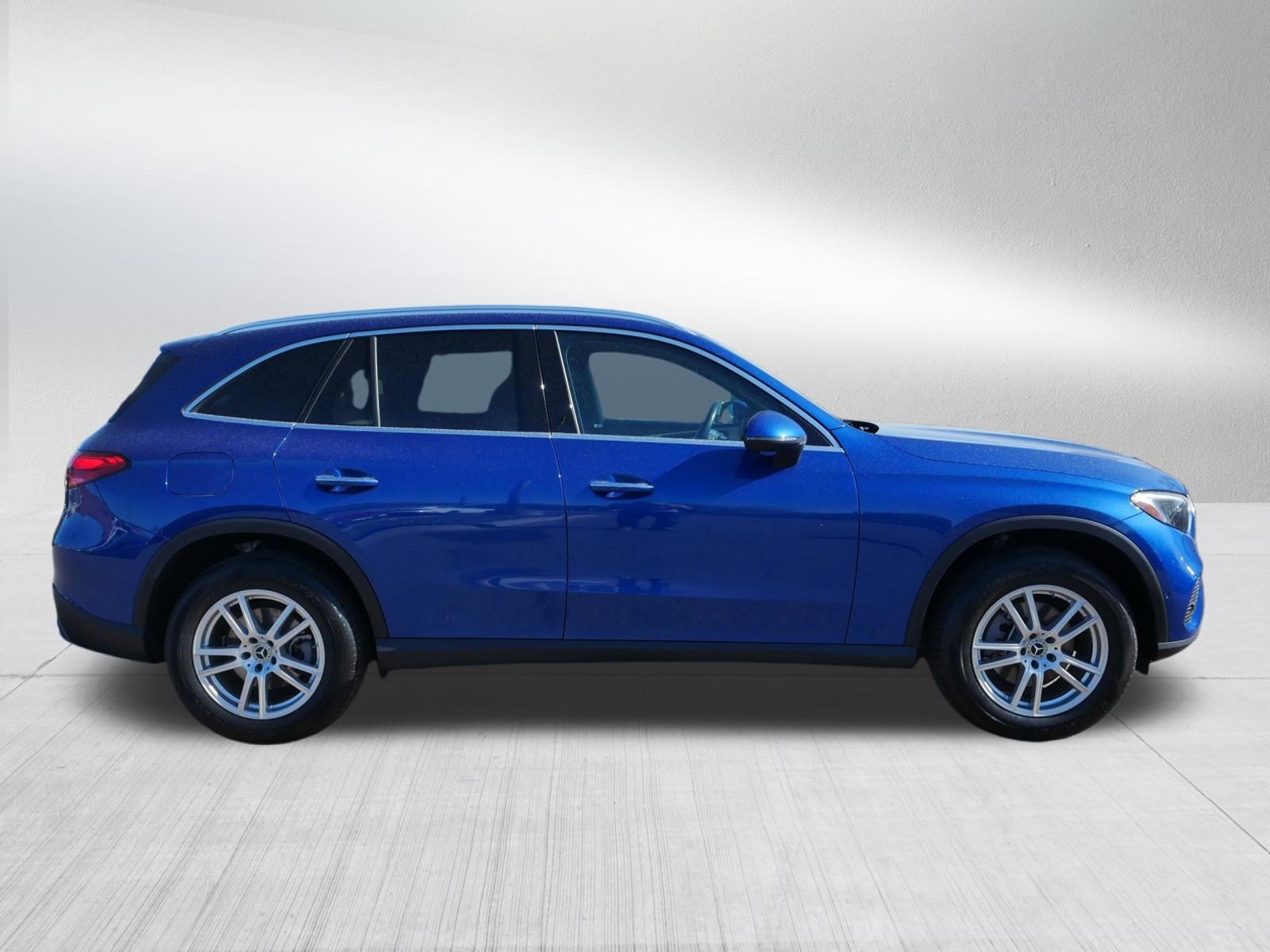 Used 2023 Mercedes-Benz GLC 300 4MATIC image 8