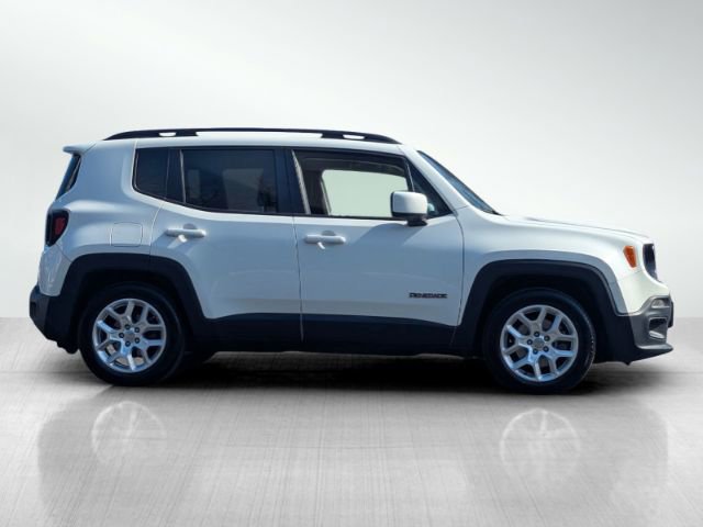 Used 2018 Jeep Renegade Latitude image 3