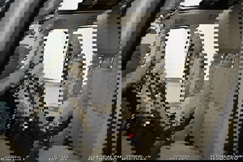 Used 2017 Land Rover Range Rover HSE image 21