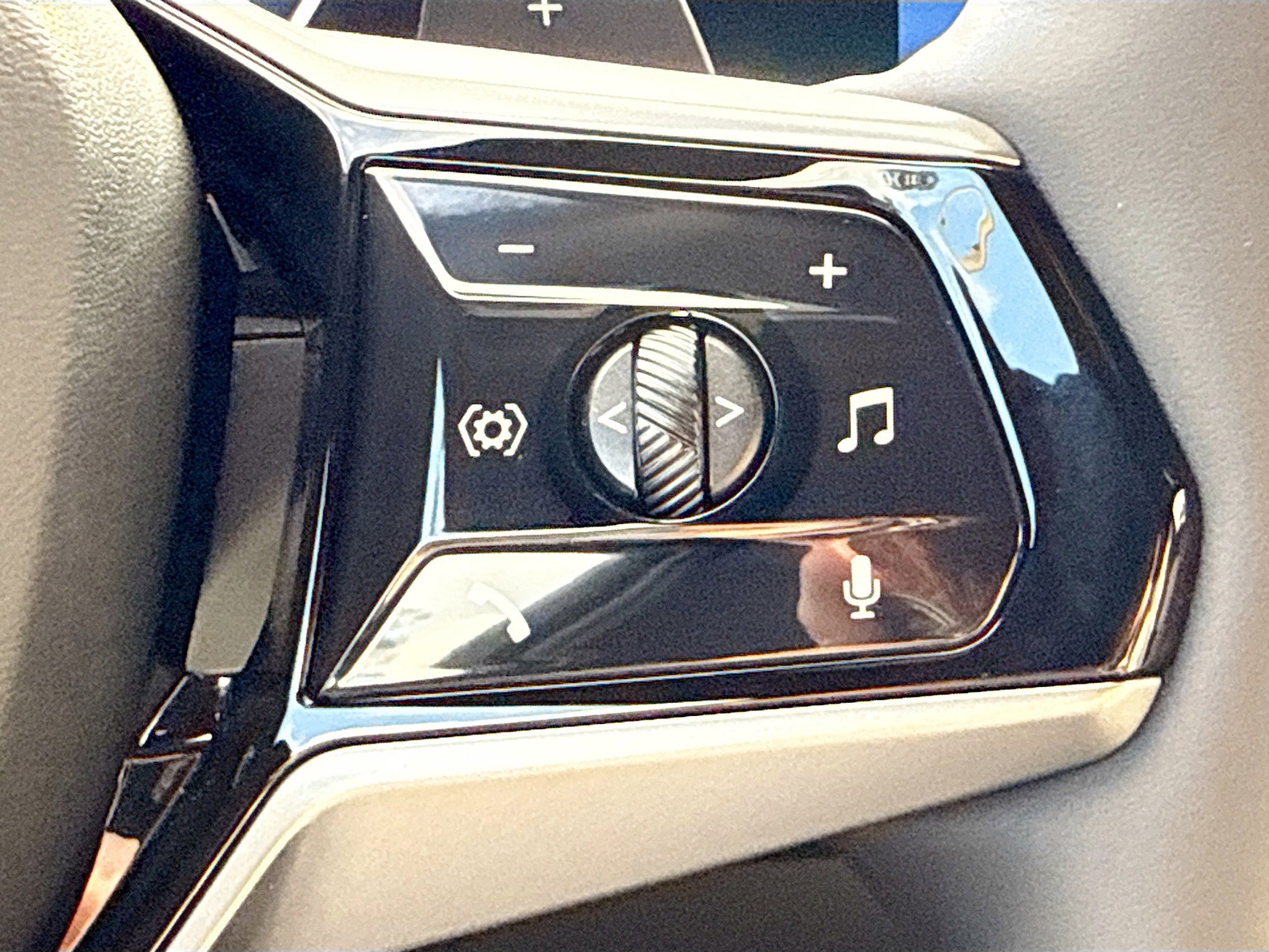 New 2026 BMW 530i w/ Convenience Package image 40