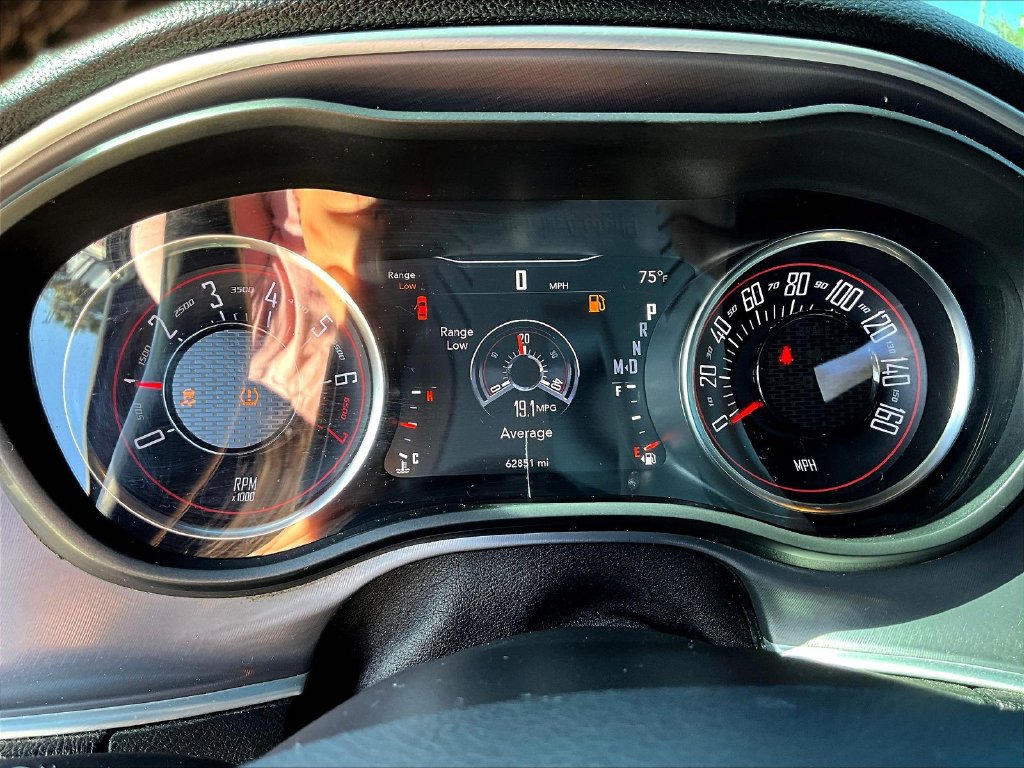Used 2019 Dodge Challenger SXT RWD image 13