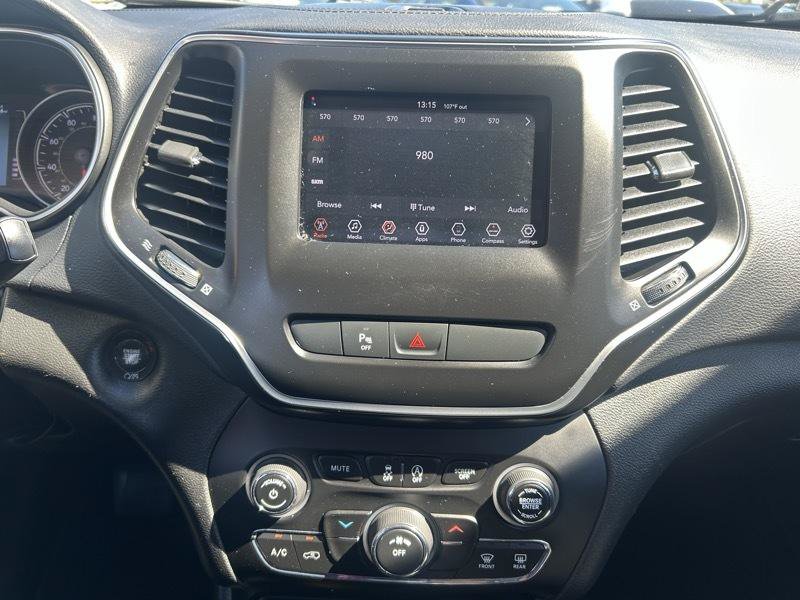 Used 2019 Jeep Cherokee Latitude Plus FWD image 12