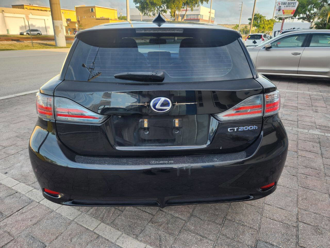 Used 2011 Lexus CT 200h Premium w/ Premium Audio Pkg image 5