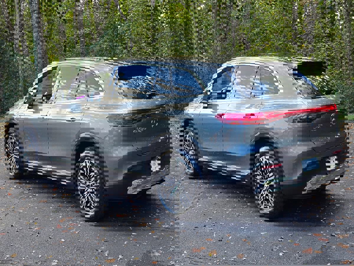 Used 2023 Mercedes-Benz EQS 450+ SUV image 4