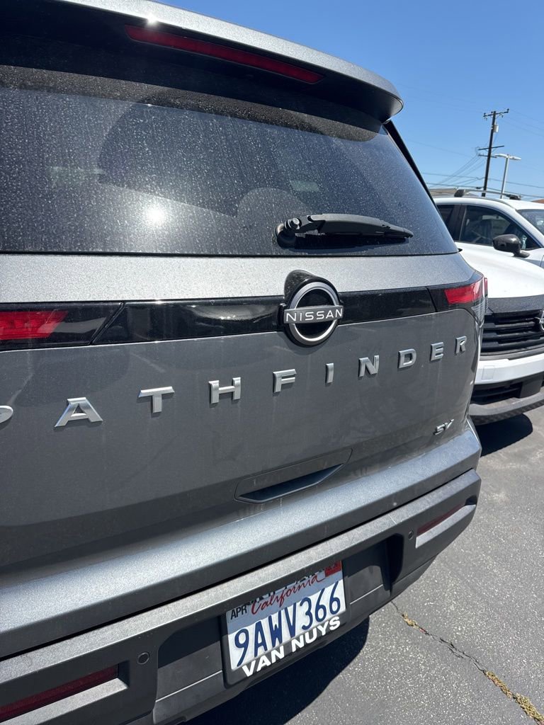 Certified 2022 Nissan Pathfinder SV FWD image 4