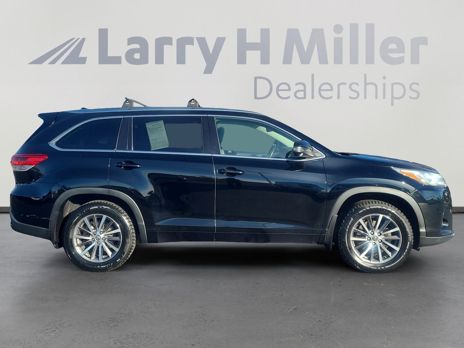 Used 2018 Toyota Highlander XLE image 6