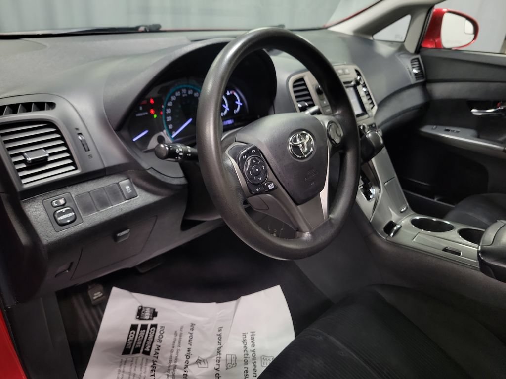 Used 2015 Toyota Venza LE AWD/4WD image 16