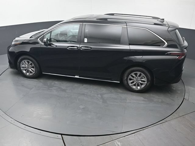 Used 2026 Toyota Sienna XLE AWD/4WD image 45