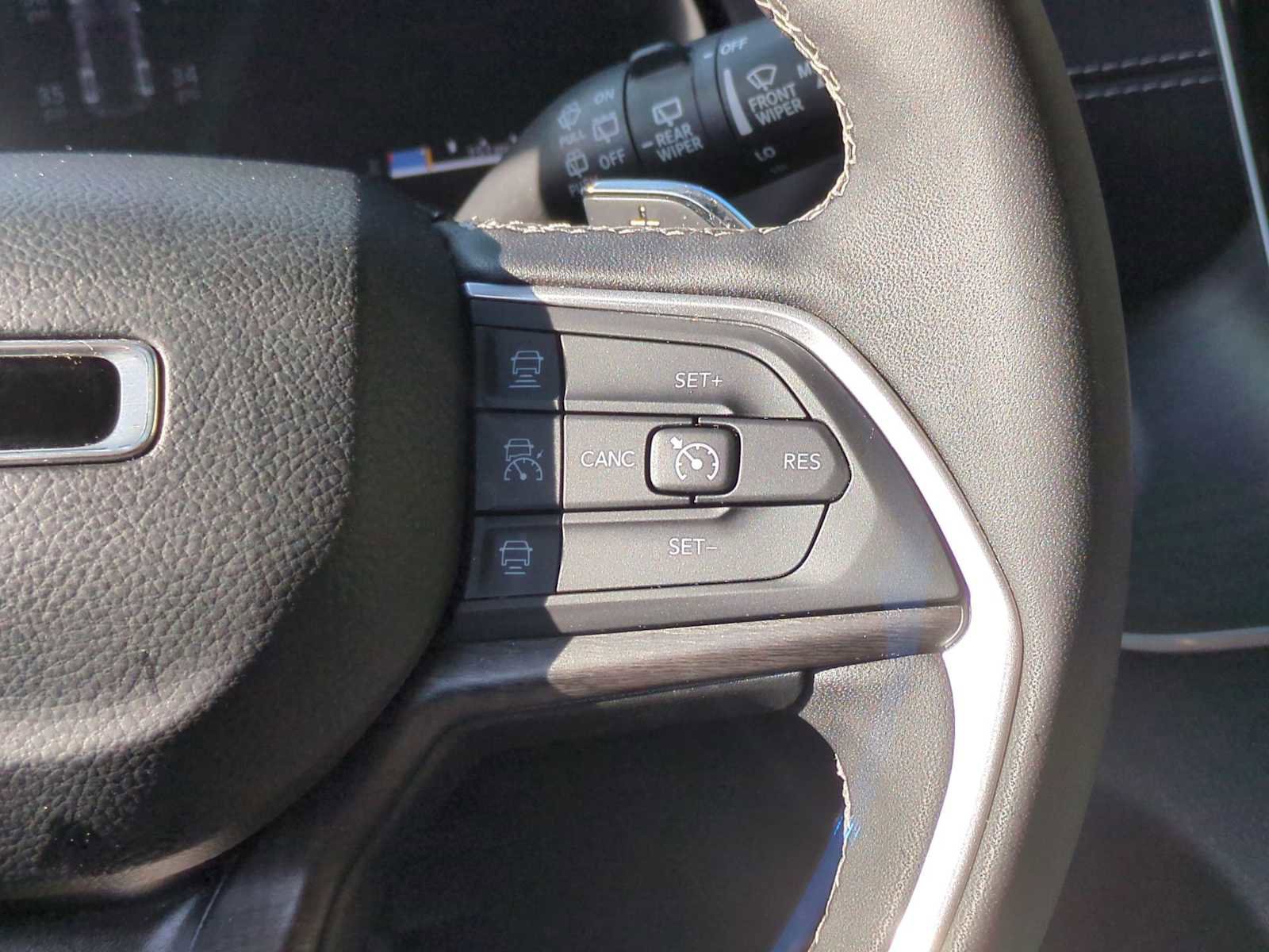 Used 2024 Jeep Grand Cherokee Limited image 26