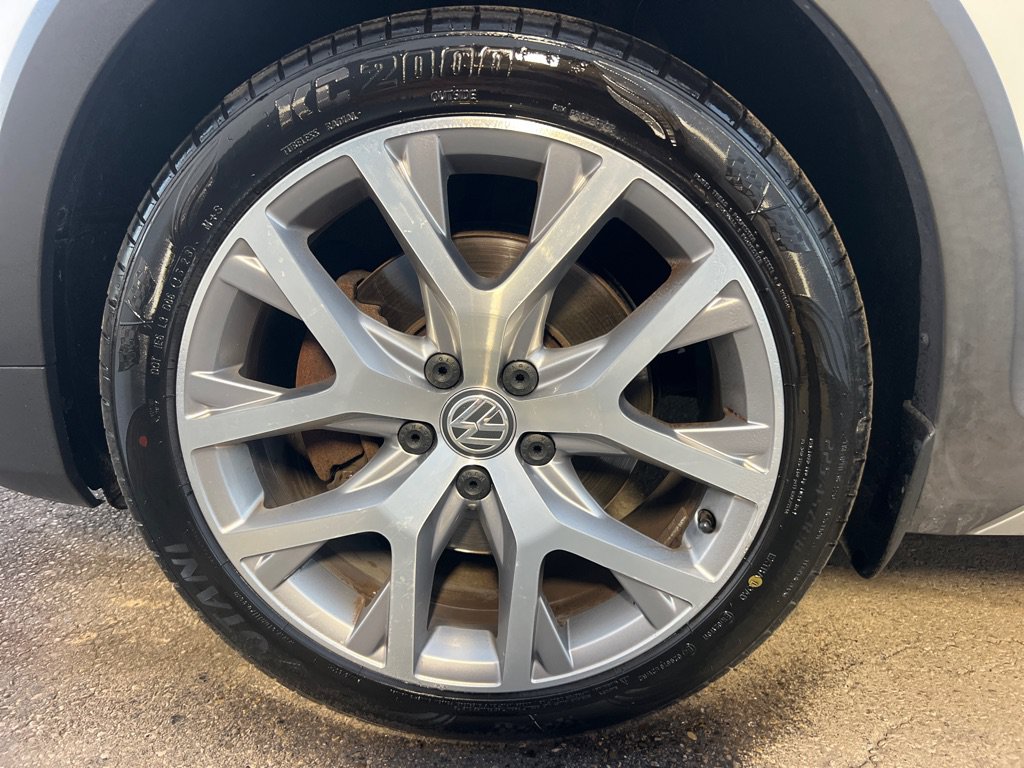 Used 2017 Volkswagen Golf Alltrack SEL AWD/4WD image 40