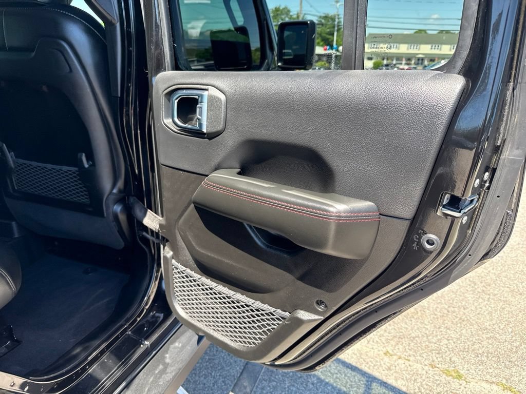 Used 2025 Jeep Wrangler Unlimited Rubicon AWD/4WD image 31