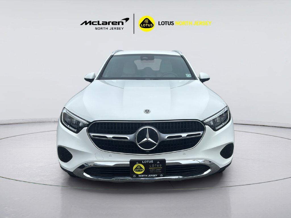 Used 2025 Mercedes-Benz GLC 350e 4MATIC image 2