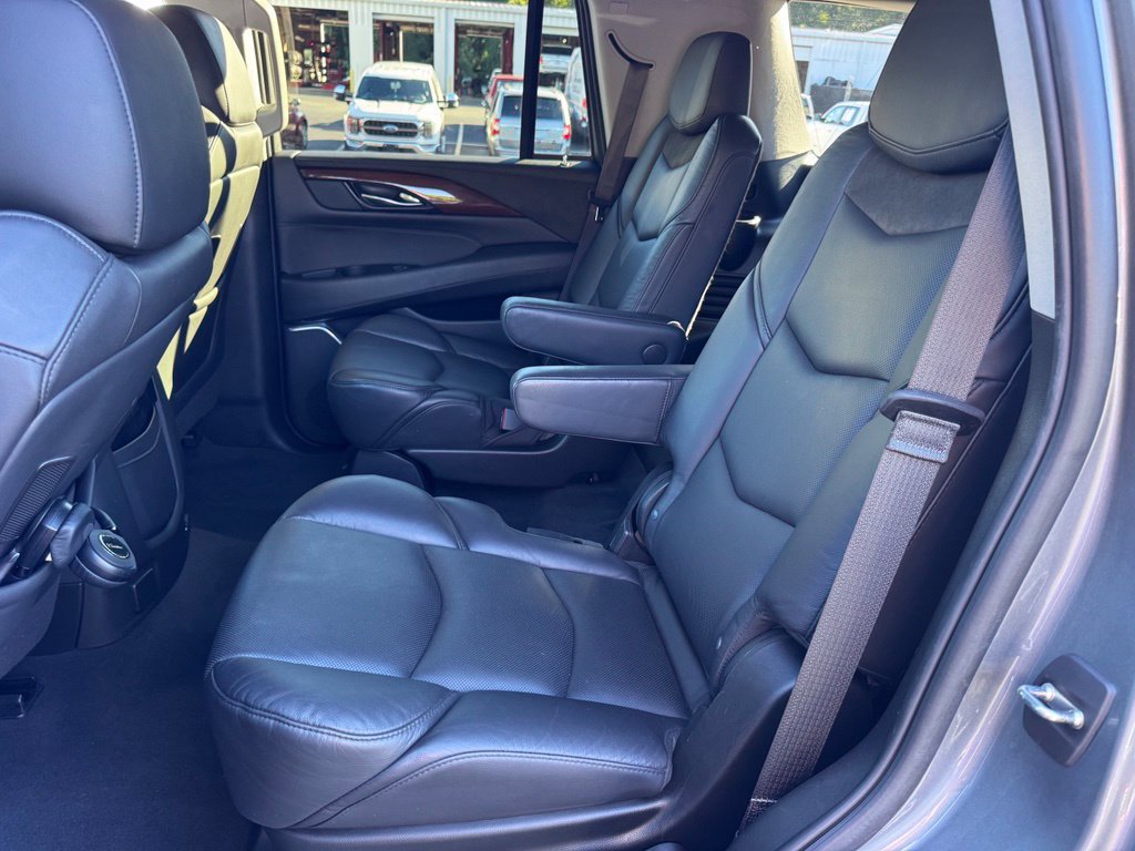 Used 2020 Cadillac Escalade Luxury AWD/4WD image 34