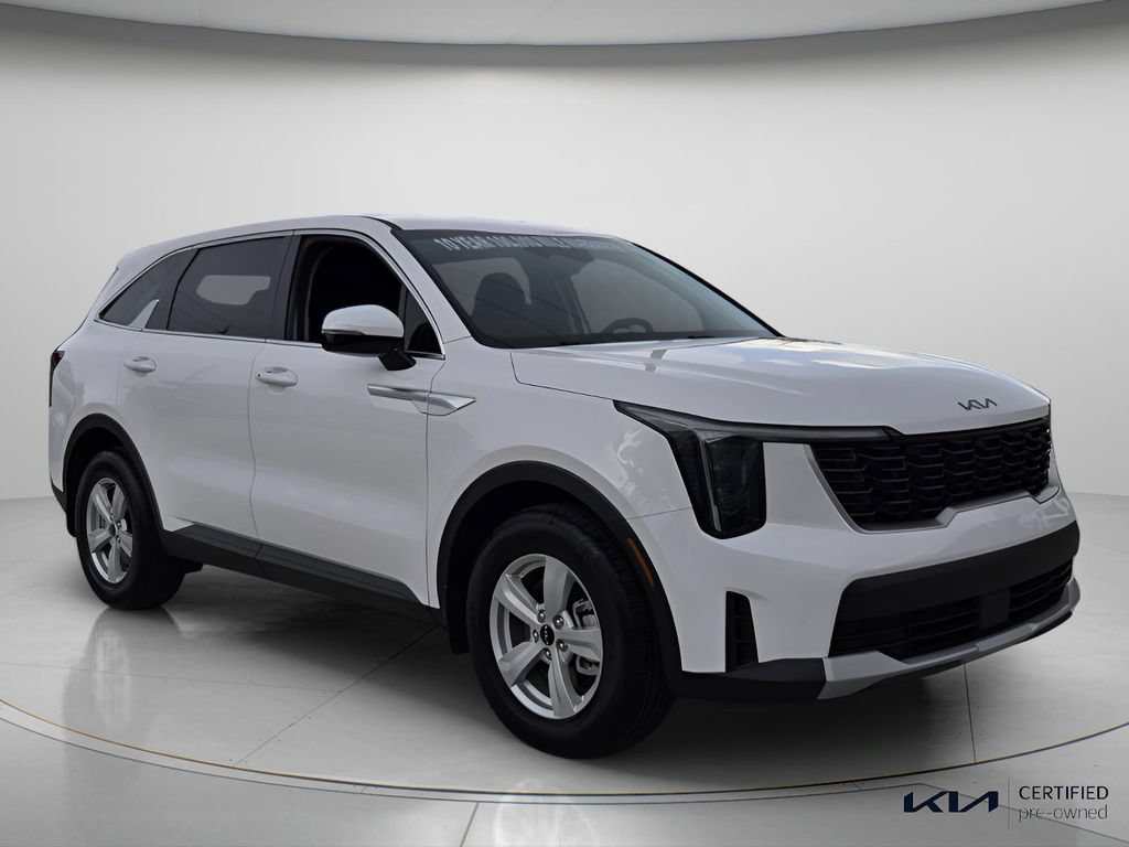 Certified 2026 Kia Sorento LX FWD image 9