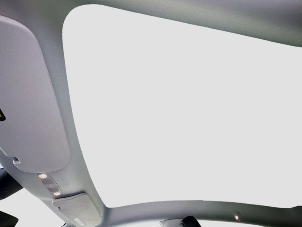 Used 2025 Tesla Model Y Long Range image 12